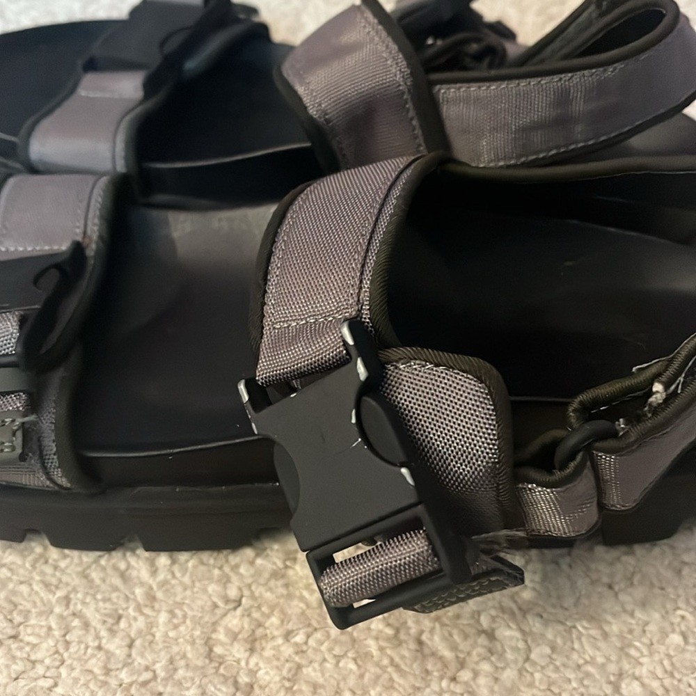 ZARA Metal Buckle Strappy Ladies sandals - Picture 4 of 8